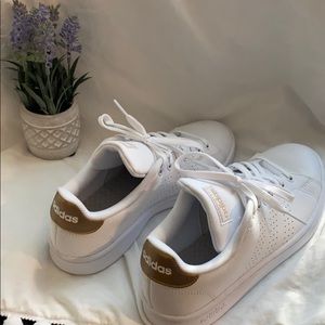 Adidas Superstar size 8 shoes